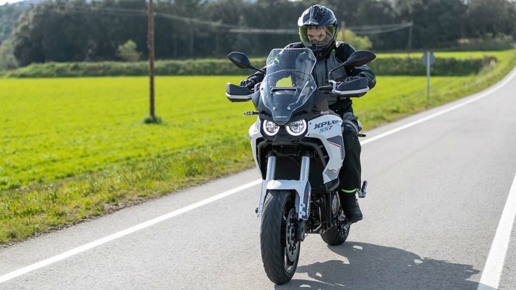 La histórica marca Rieju se adentra en el trail para el carnet A2 con una moto (bastante) española y con oferta 13 Rieju Xplora 557