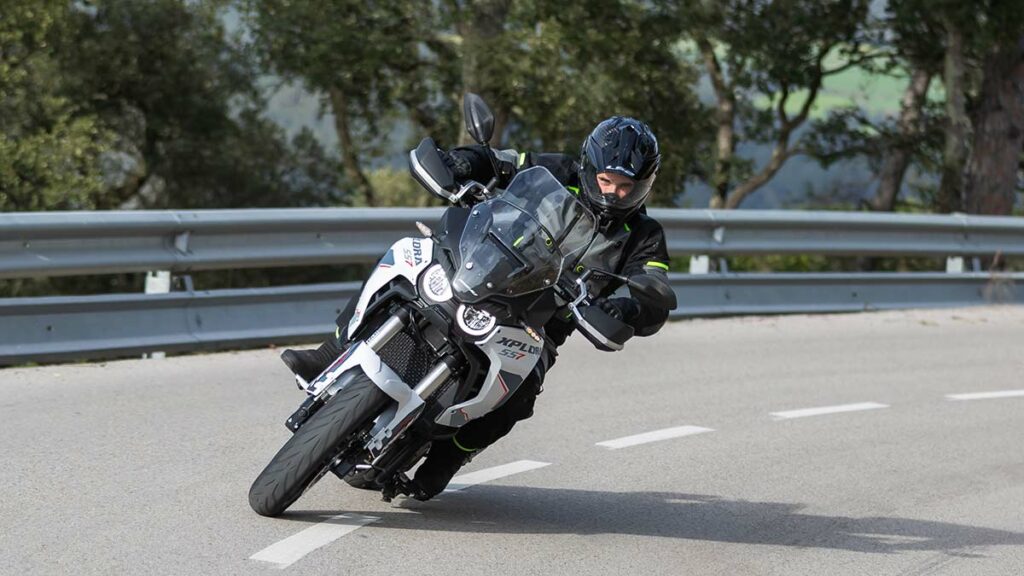 La histórica marca Rieju se adentra en el trail para el carnet A2 con una moto (bastante) española y con oferta 10 RIEJU XPLORA 557