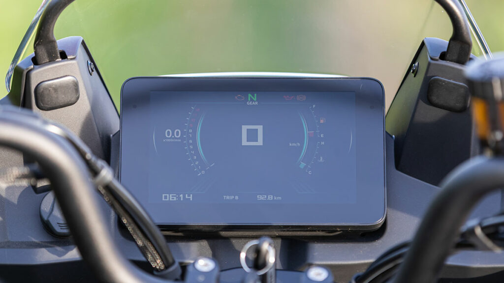 La histórica marca Rieju se adentra en el trail para el carnet A2 con una moto (bastante) española y con oferta 12 Rieju Xplora 557