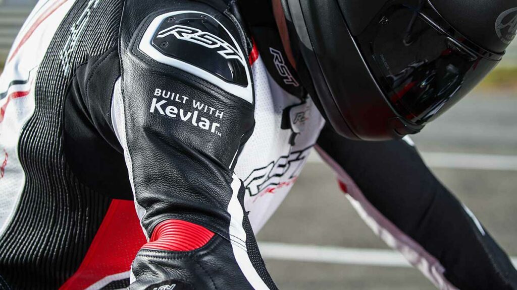 RST presenta su colección 2025 y el asfalto vuelve a llamarnos 9 RST V4