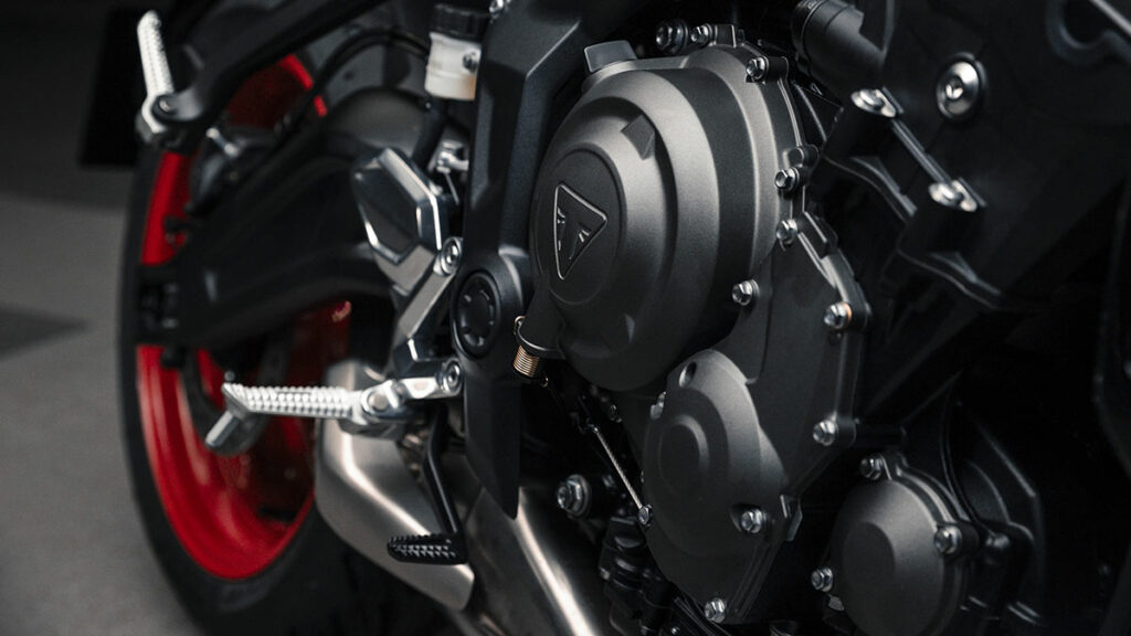 Triumph Trident Triple Tribute 2025: el homenaje que acelera emociones 9 Triumph Trident Triple Tribute 2025