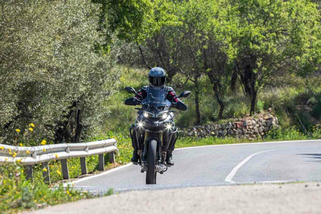 La Voge 625DSX se confirma como una de las motos trail más completas para el carnet A2: así lo revela su prueba 11 Fotos de la presentación de la Voge 625DSX 2025