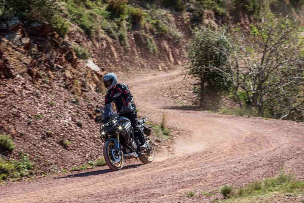 La Voge 625DSX se confirma como una de las motos trail más completas para el carnet A2: así lo revela su prueba 18 Fotos de la presentación de la Voge 625DSX 2025