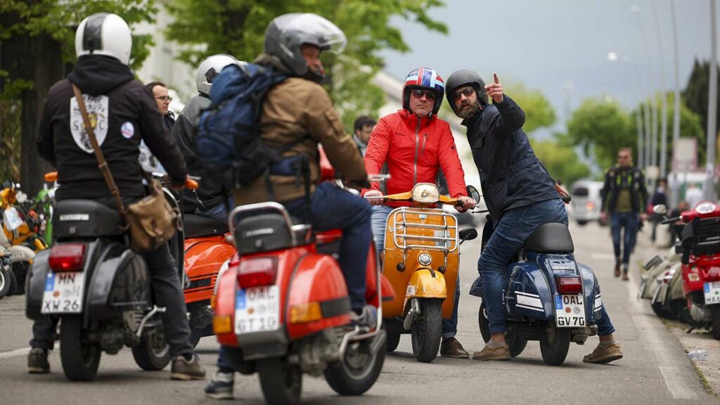 Combinas Vespa y sidra, y tienes el Vespa World Day 2025 6 Vespa World Dayus 2025 6