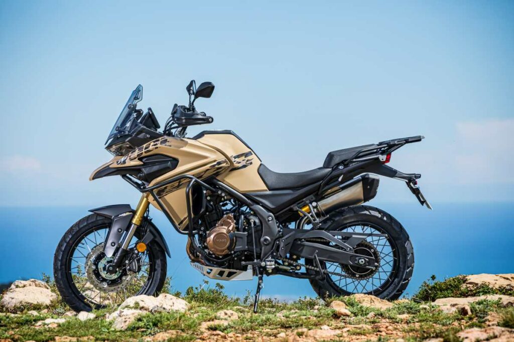 La Voge 625DSX se confirma como una de las motos trail más completas para el carnet A2: así lo revela su prueba 9 Fotos de la presentación de la Voge 625DSX 2025