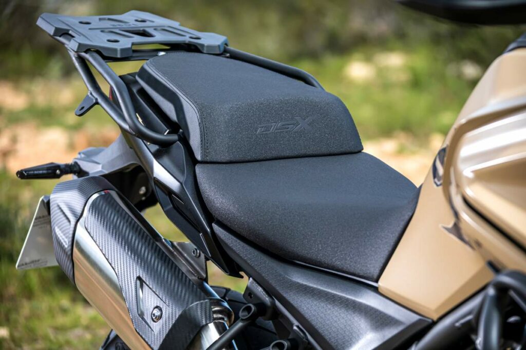 La Voge 625DSX se confirma como una de las motos trail más completas para el carnet A2: así lo revela su prueba 16 Fotos de la presentación de la Voge 625DSX 2025