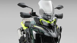 Fotos de la Benelli TRK 702 y TRK 702 X