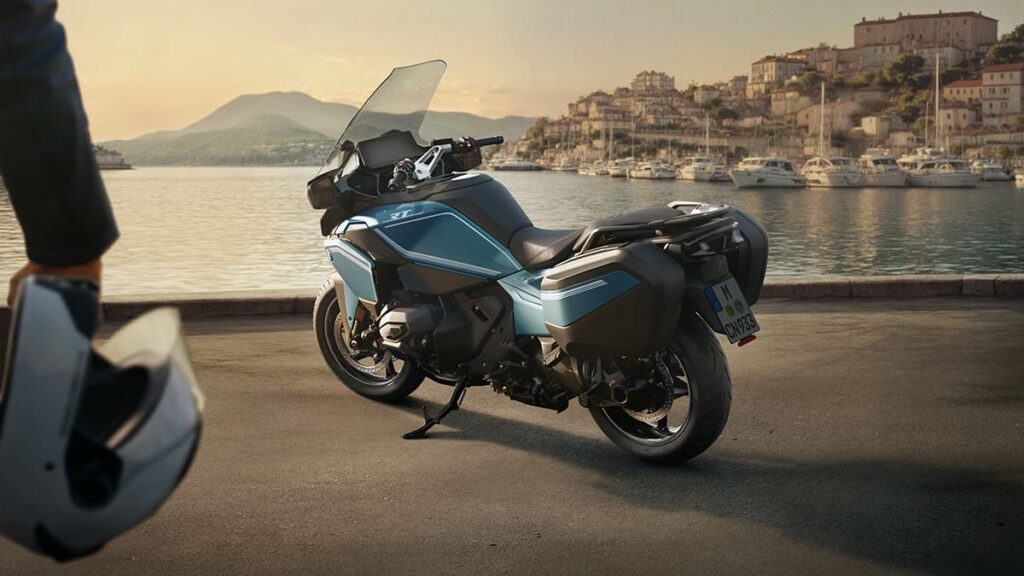 La moto para devorar kilómetros sin fin más vendida, sube de nivel en forma de BMW R 1300 RT 17 BMW R 1300 RT