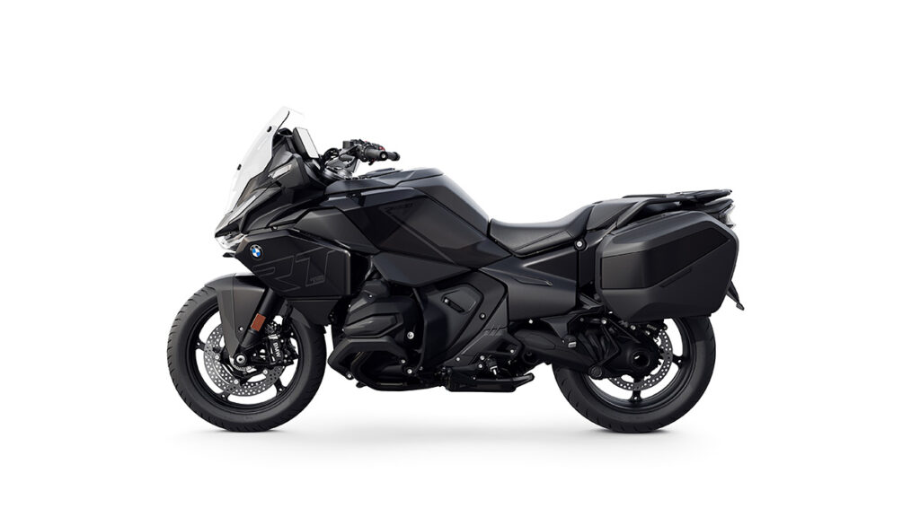 La moto para devorar kilómetros sin fin más vendida, sube de nivel en forma de BMW R 1300 RT 12 BMW R 1300 RT