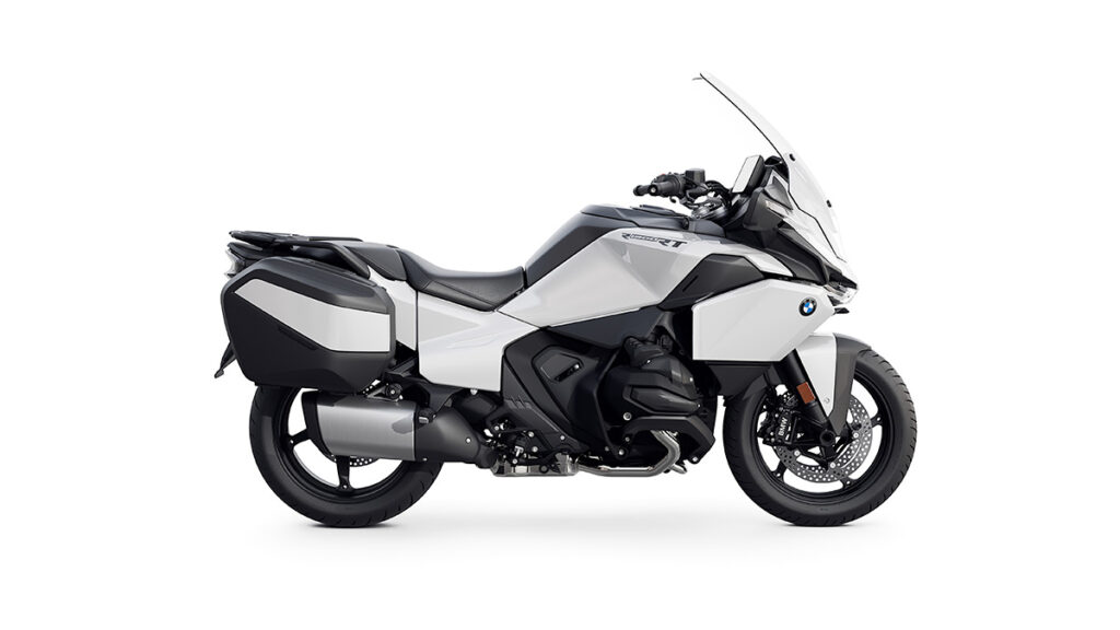 La moto para devorar kilómetros sin fin más vendida, sube de nivel en forma de BMW R 1300 RT 10 BMW R 1300 RT