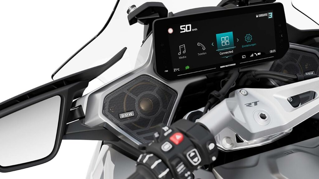 La moto para devorar kilómetros sin fin más vendida, sube de nivel en forma de BMW R 1300 RT 16 BMW R 1300 RT