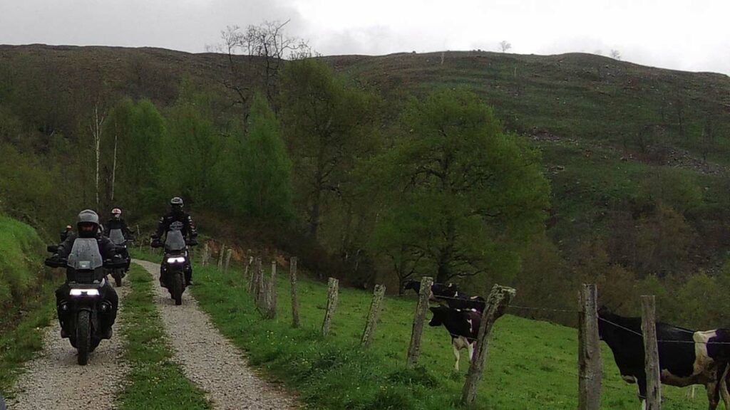 Aventura, compañerismo y tierra cántabra en la II Pan-Adventure Cantabria con Harley-Davidson 9 harley davidson pan adventure cantabria 4