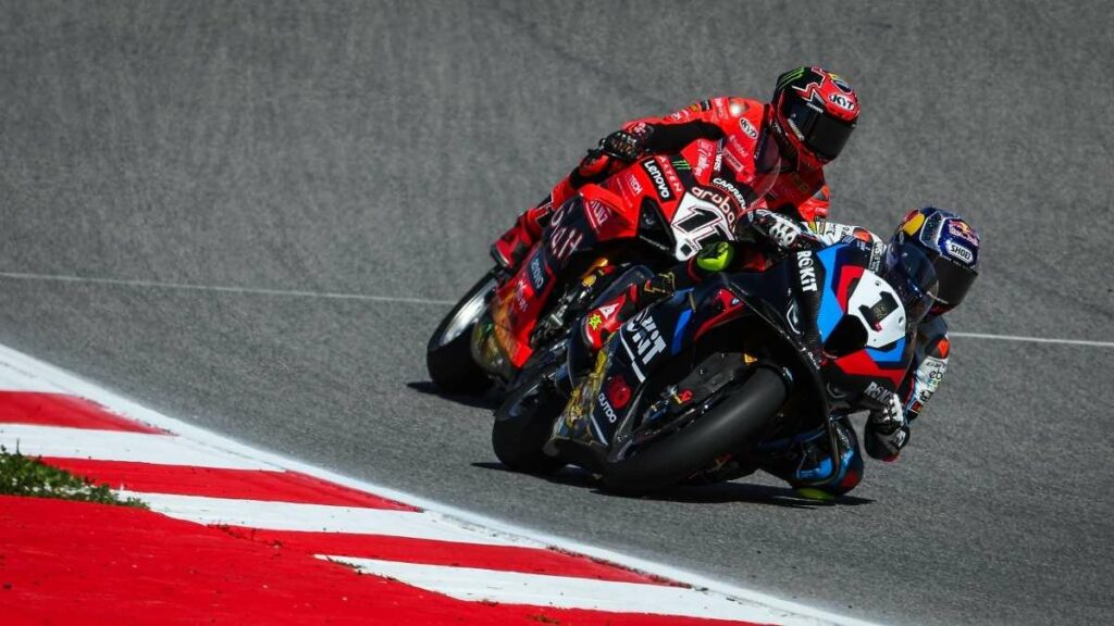 WSBK Portugal: Razgatlioglu vuelve y arrasa con un triplete 2 wsbk carrera 1 portugal 2025