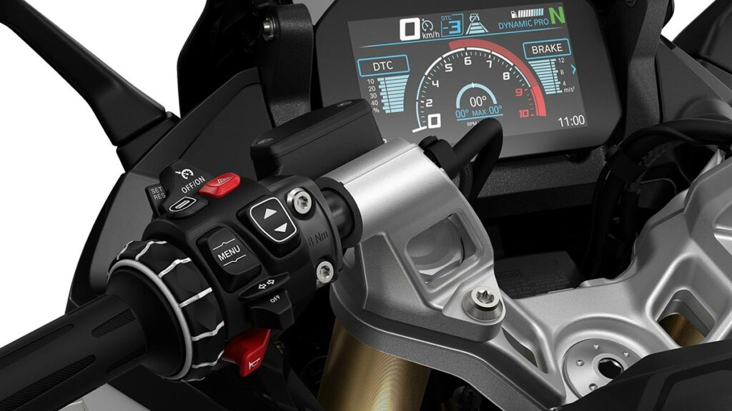 Nace la BMW R 1300 RS como evolución suprema del sport turismo con motor bóxer 12 BMW R 1300 RS