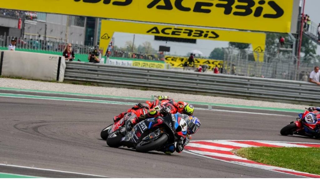 WSBK Cremona: Nicoló Bulega pone la directa al título 4 Carrera 2 WSBK Cremona 2025