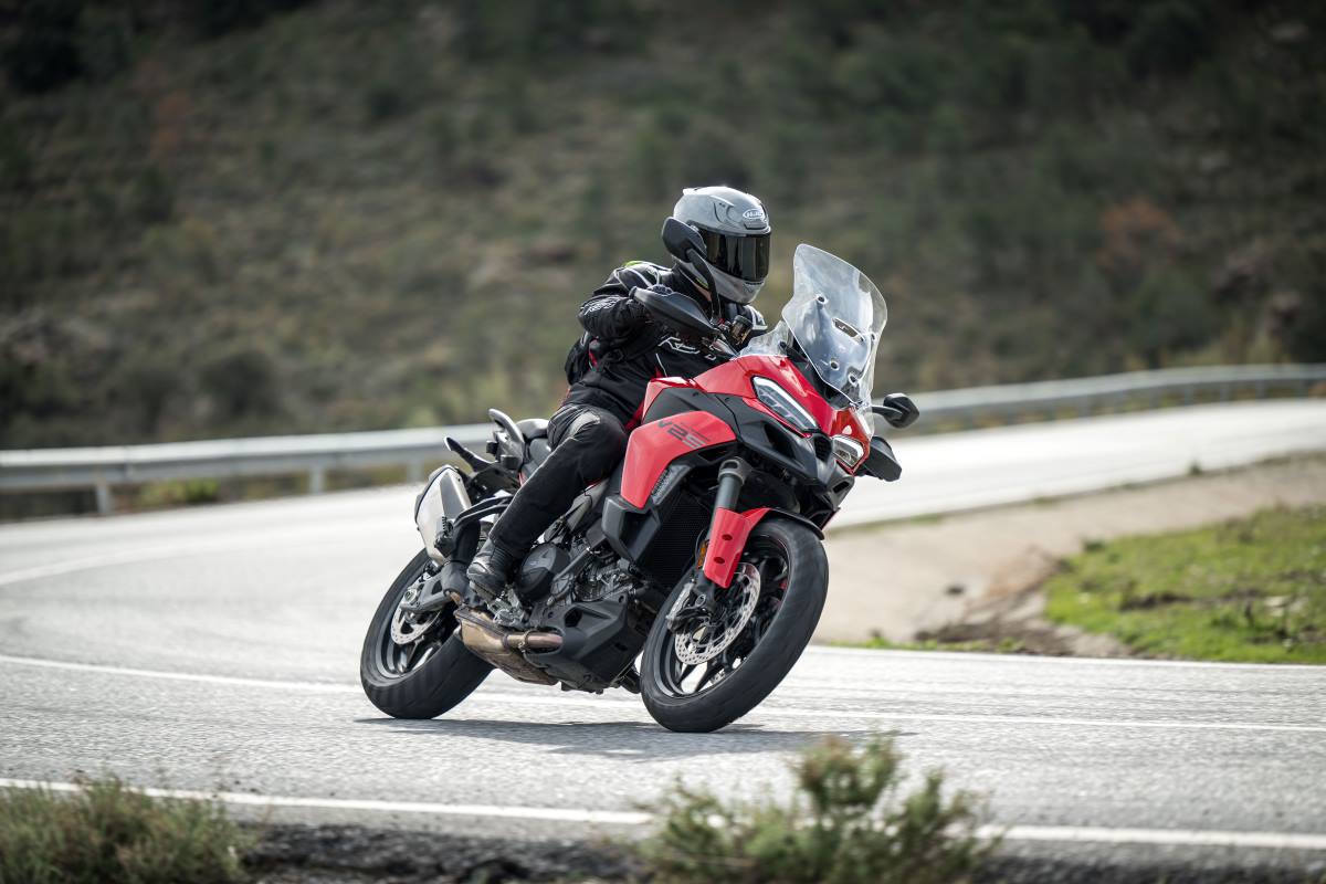 Ducati Multistrada V2 2025: la faceta más divertida de cada aventura en cualquier viaje