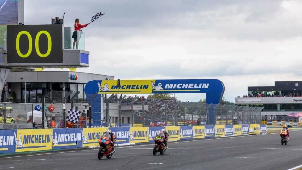 MotoGP Francia: caos, lluvia y gloria local en un Gran Premio que tuvo de todo 7 Moto 3 Francia