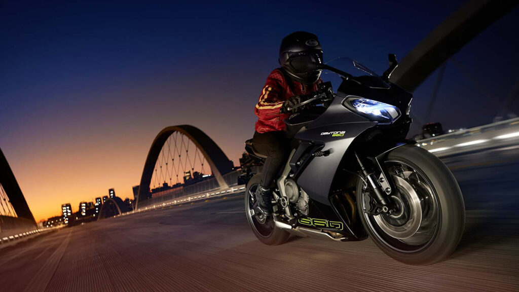 Triumph 660 Days