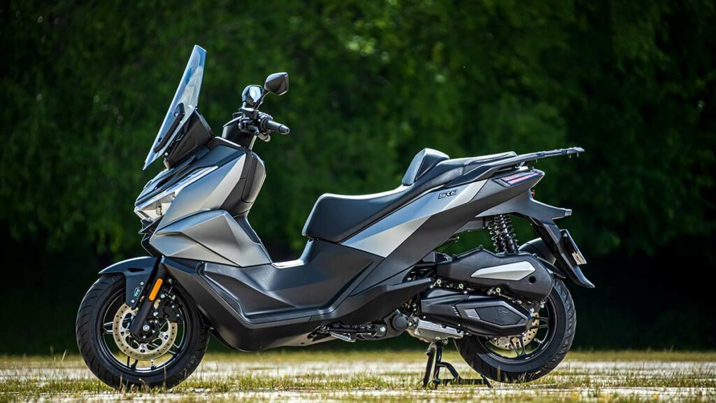 Estas son todas las novedades de motos y scooters de 2025 200 VOGE SR3 2025 1