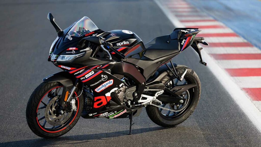 Esta Aprilia te hace piloto de MotoGP con el carnet de coche 10 Aprilia RS 125 GP Replica