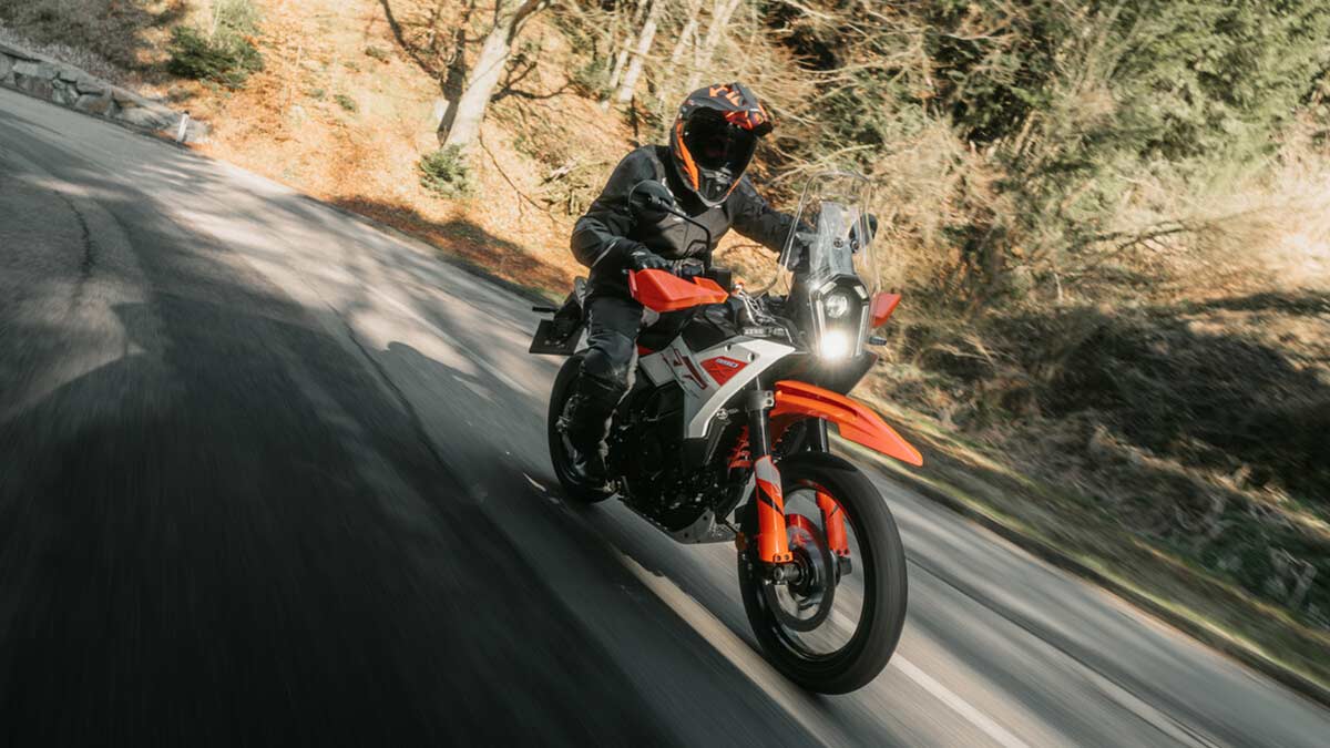 KTM anuncia fechas de llegada a concesionarios de sus nuevas Street y Adventure