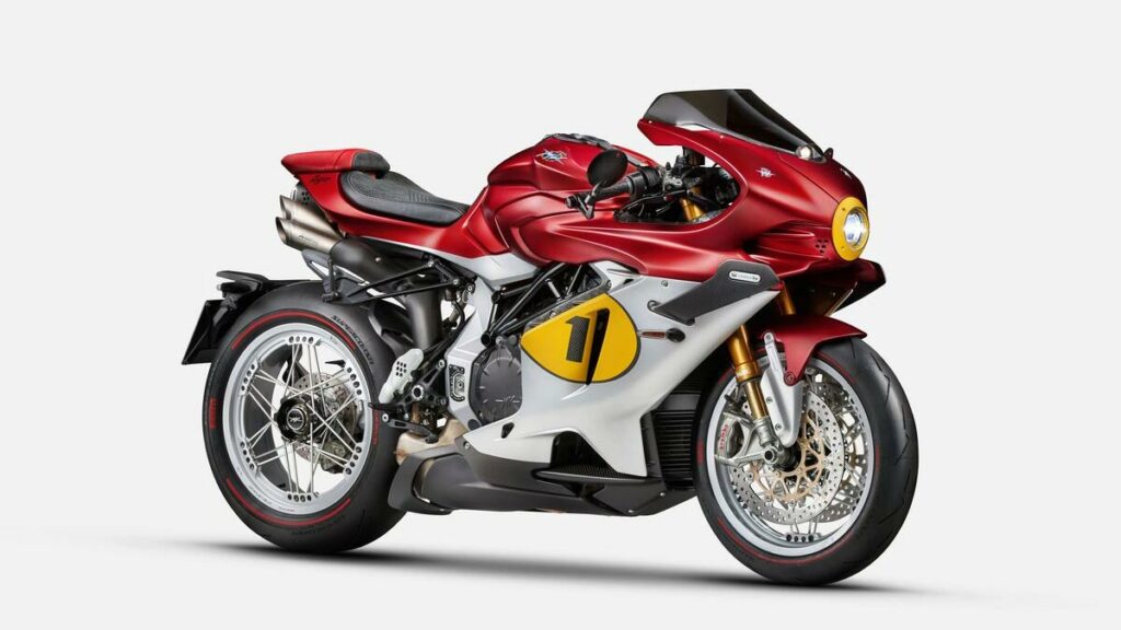 La MV Agusta Superveloce 1000 Ago es un homenaje en vida a una grandeza inmortal 5 MV Agusta Superveloce 1000 Ago