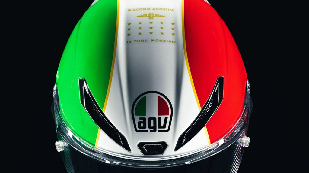 La MV Agusta Superveloce 1000 Ago es un homenaje en vida a una grandeza inmortal 6 MV Agusta Superveloce 1000 Ago
