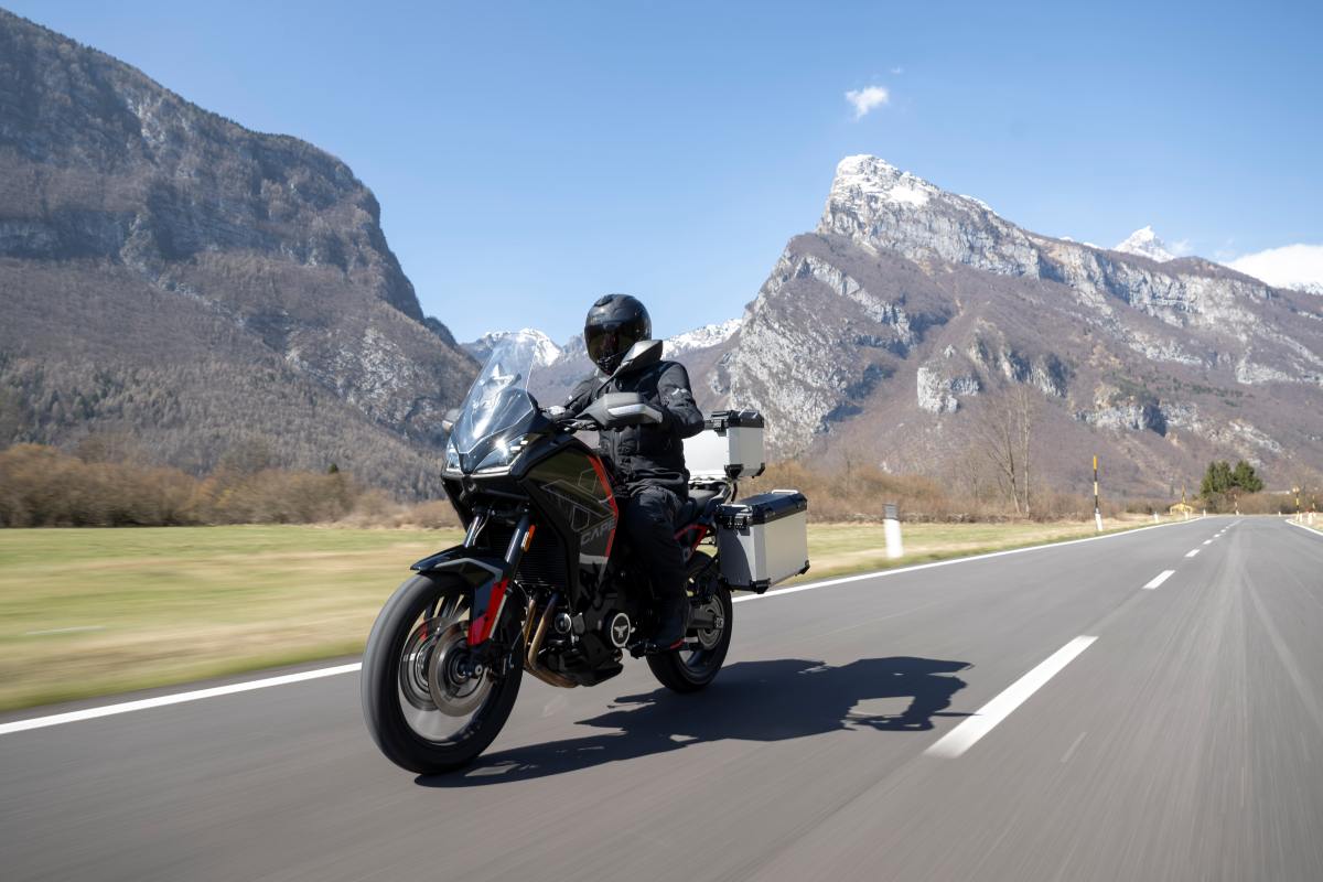 Fotos de la Moto Morini X-Cape 700 2025