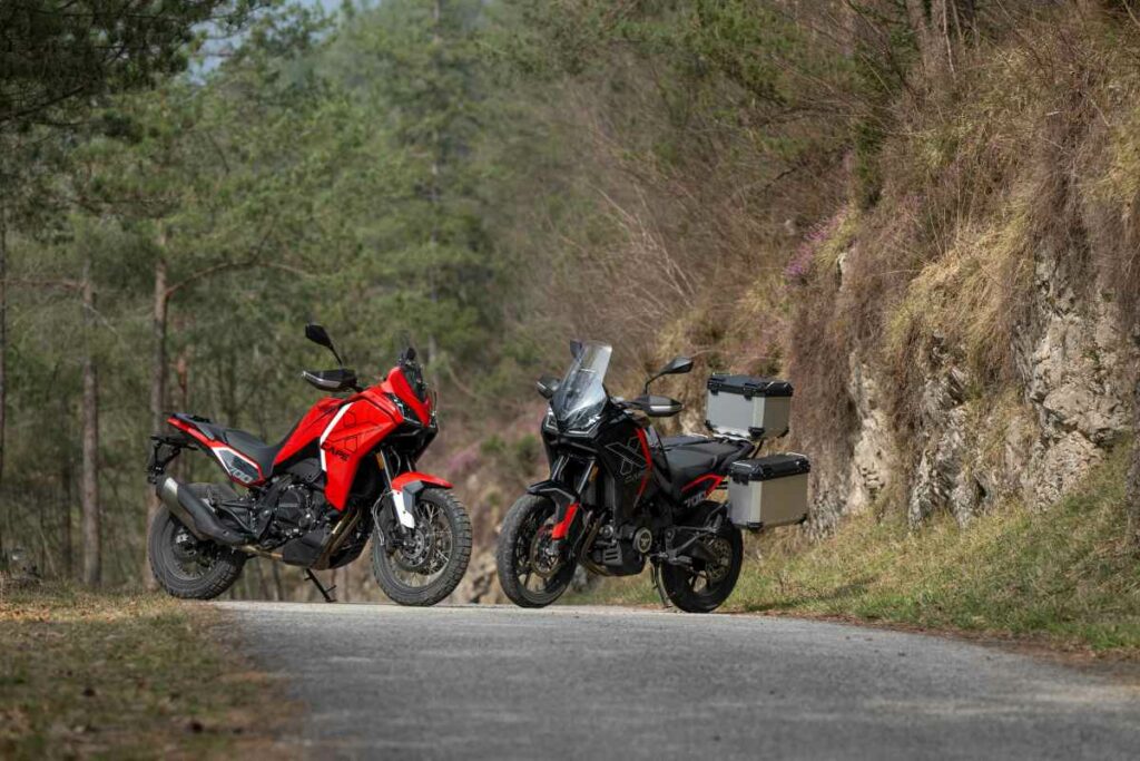 La Moto Morini X-Cape 700 ya está aquí: una atractiva trail válida para el carnet A2 9 Fotos de la Moto Morini X-Cape 700 2025