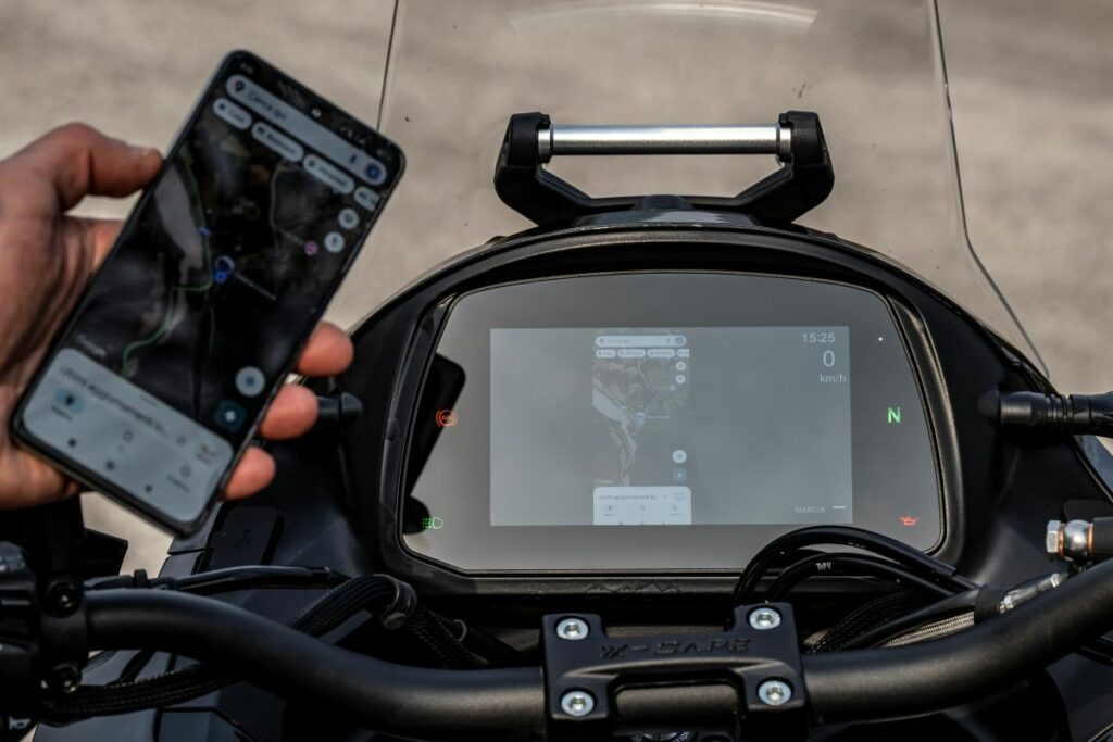 La Moto Morini X-Cape 700 ya está aquí: una atractiva trail válida para el carnet A2 8 Fotos de la Moto Morini X-Cape 700 2025