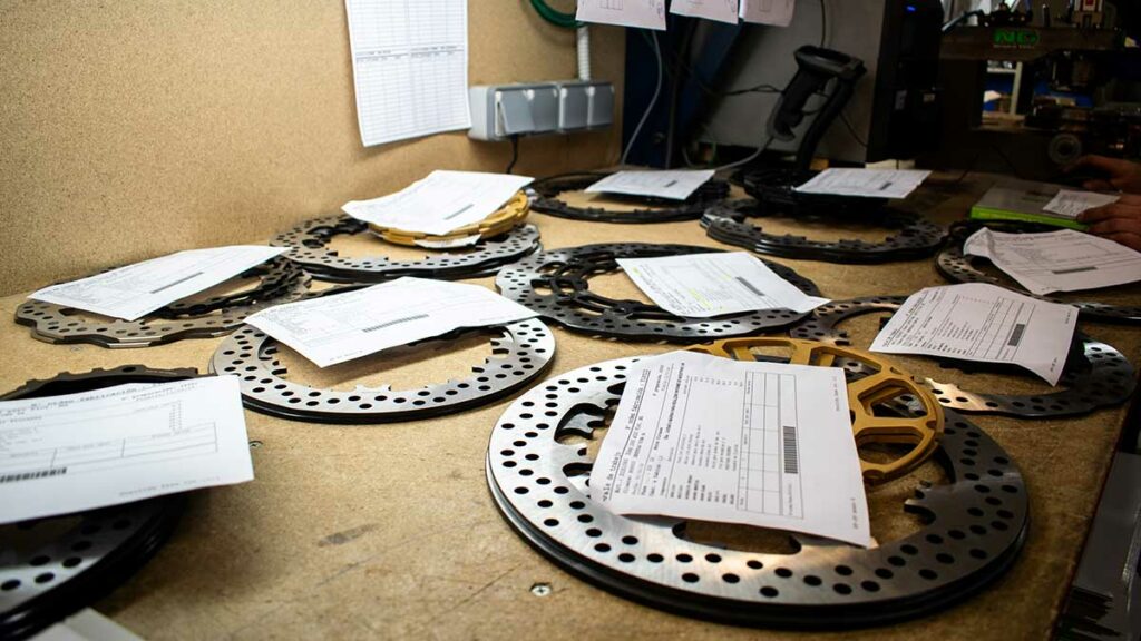 NG BRAKES es la marca de frenos para moto de fabricación 100% española al servicio del rendimiento y la sostenibilidad 5 NG BRAKEs 3