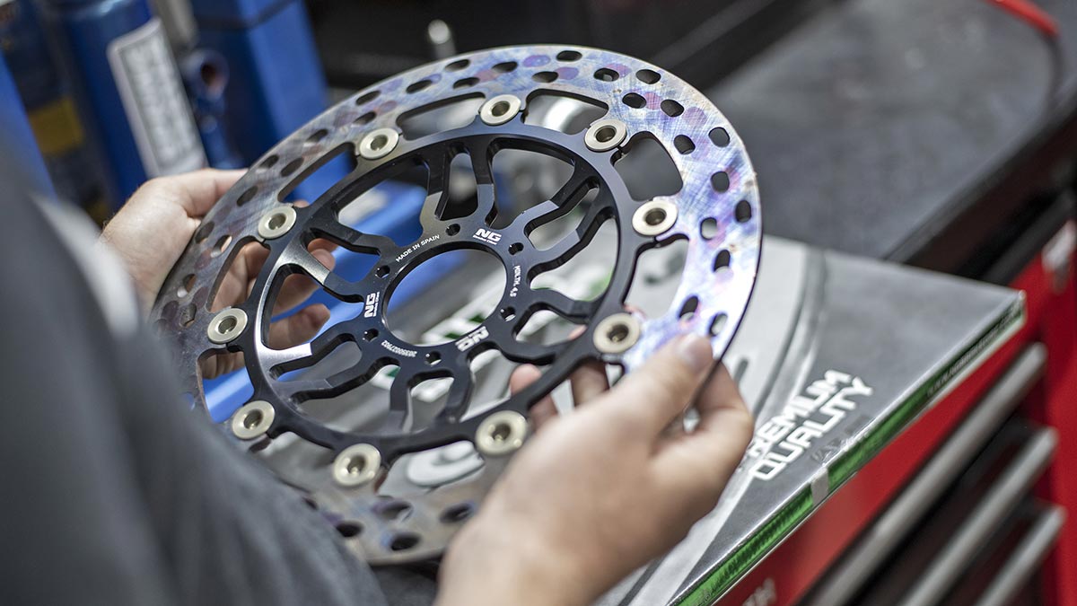 NG BRAKES es la marca de frenos para moto de fabricación 100% española al servicio del rendimiento y la sostenibilidad