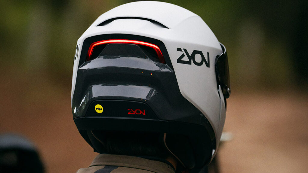 La revolución ZYON en forma de casco de moto español, arranca su camino 6 Casco de moto Zyon