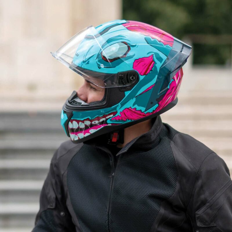 Fotos de los cascos CGM Italia, marca novedad 2025