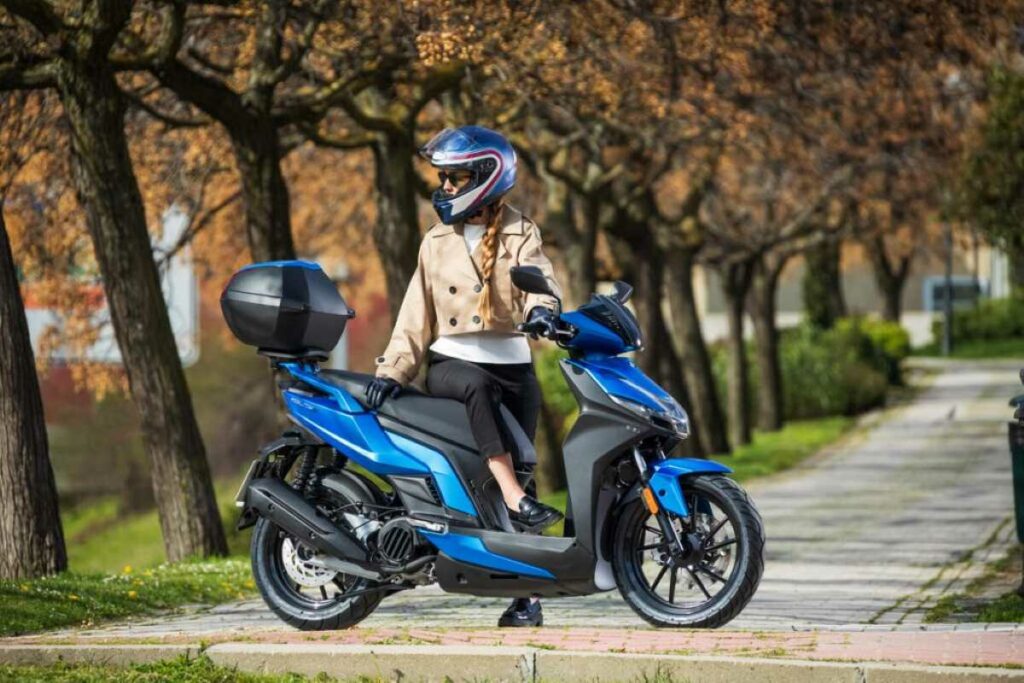 El KYMCO Agility City S 125 2025 se renueva con una pieza clave para mejorar su rendimiento: es esta 6 Fotos del KYMCO Agility S 125 2025